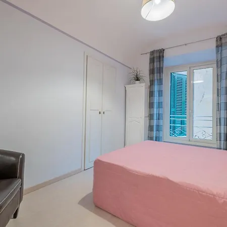 Apartment In Via Merulana By Halldis